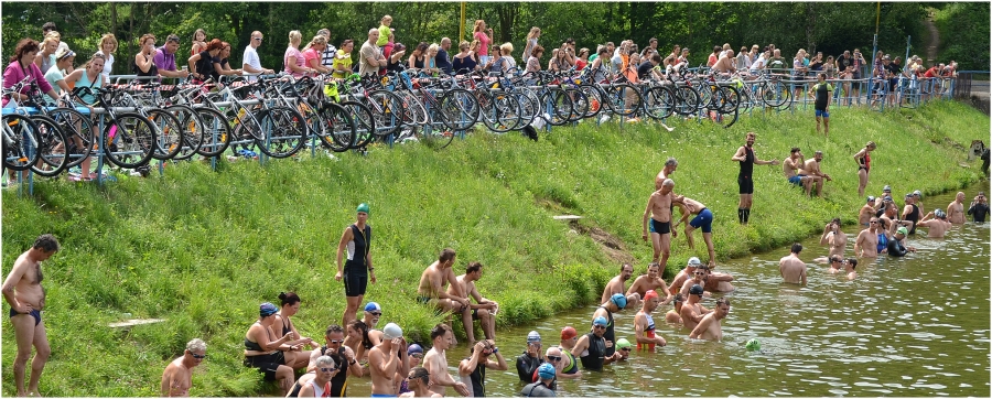 Triatlonový maraton v Povrlech vyhrál Slezák, ale hvězdou byla Vápeníková