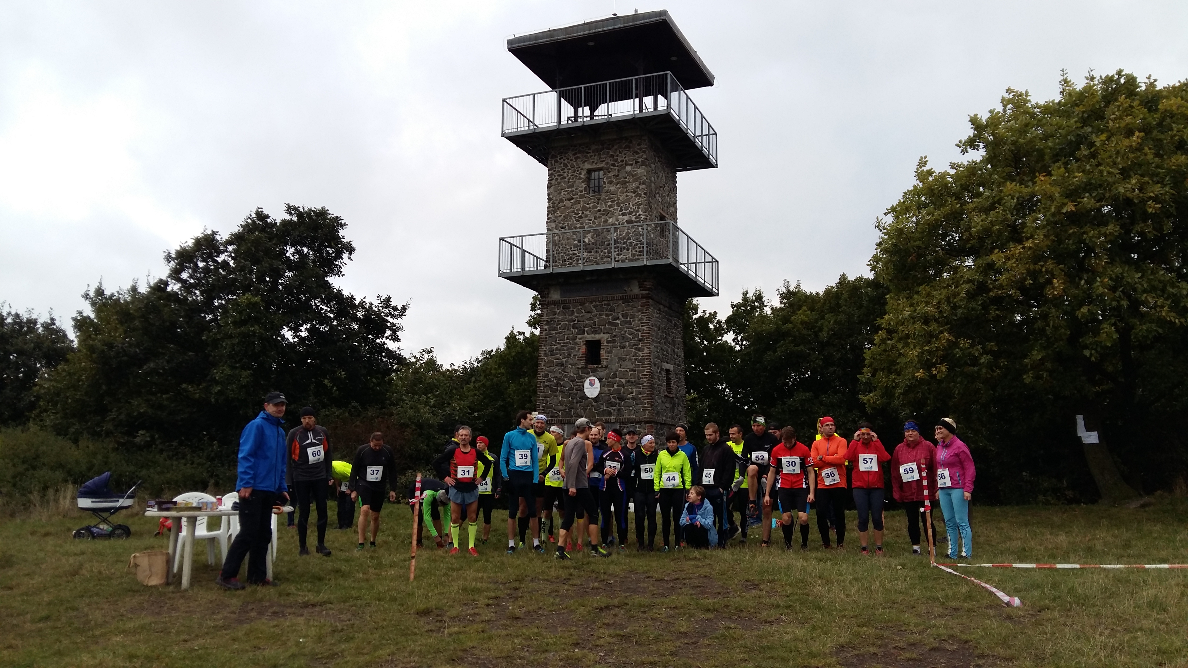 U Erbenovy vyhlídky Vlček proháněl Zudu, Pinc byl ještě kus před nimi