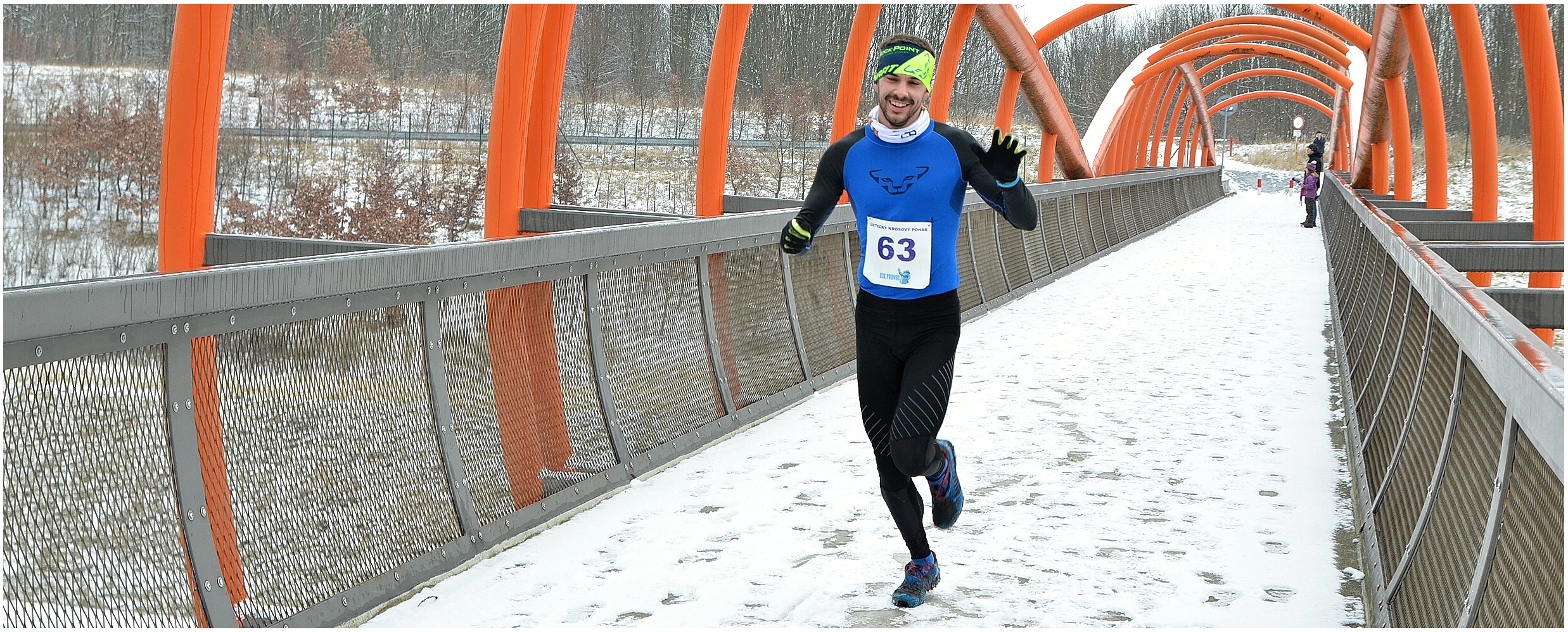 Jedlová hora se do rána přebarvila do bíla, na trať kolem ní vyrazilo 37 běžců