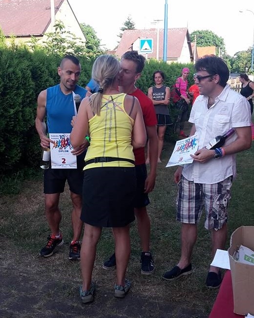 Dubická krosová desítka - Pinc musel vysvětlovat, proč běžel tak rychle, Vlček s Rusínovou se kochali krajinou více než připouštěla pravidla