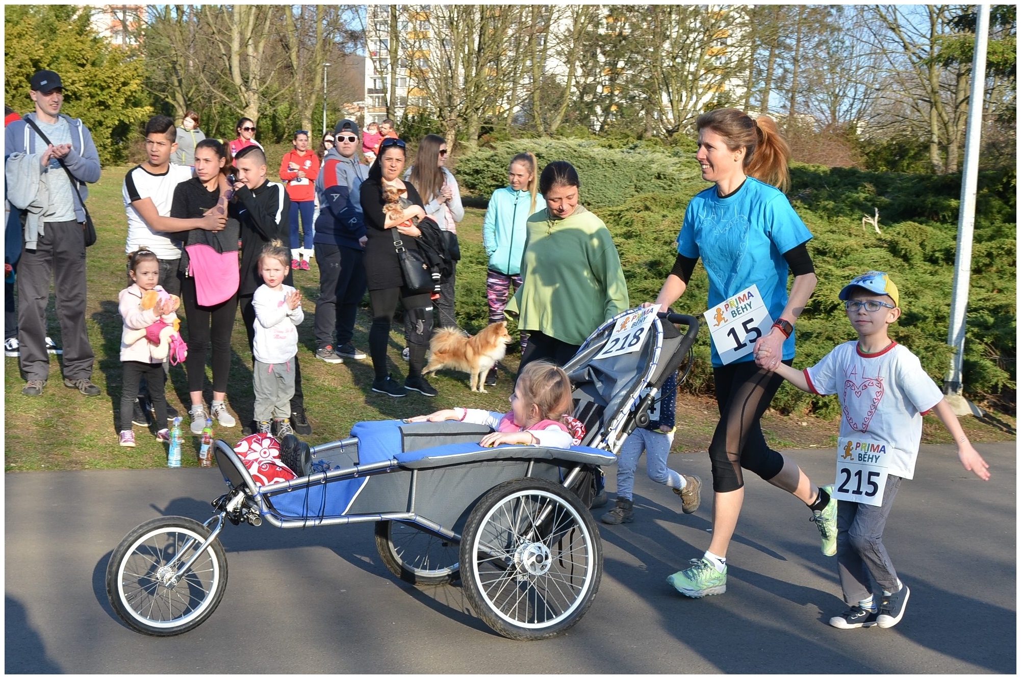 Charitativní jarní běh s Už tam budeeem?! přitáhl do parku na Severní terase 200 účastníků