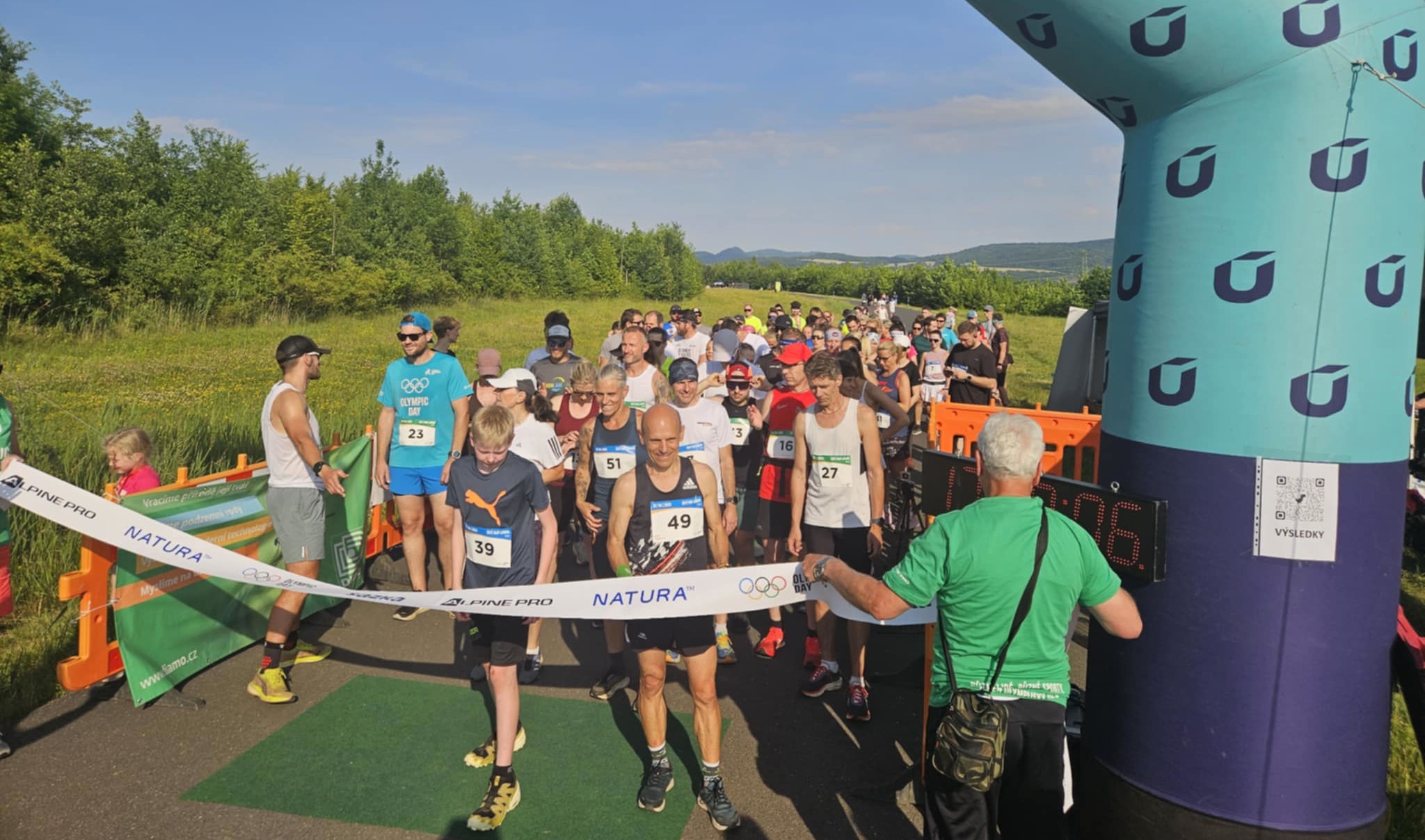 Olympijský běh, 100 dospělých, 57 dětí a 3 olympionici na Miladě